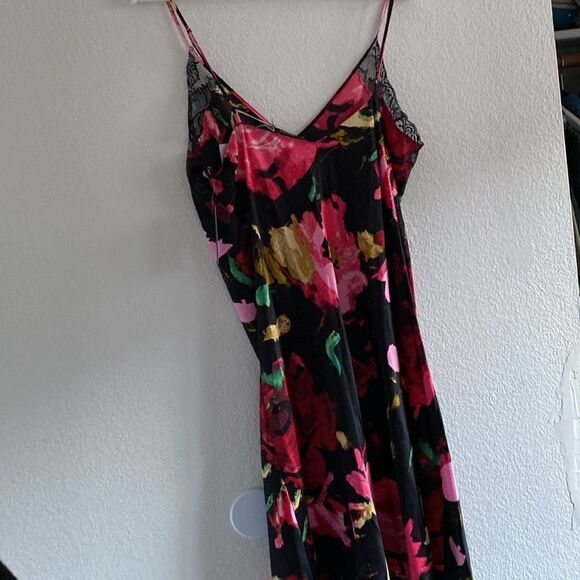 Natori Floral Print Pajama Set - Picture 12 of 13